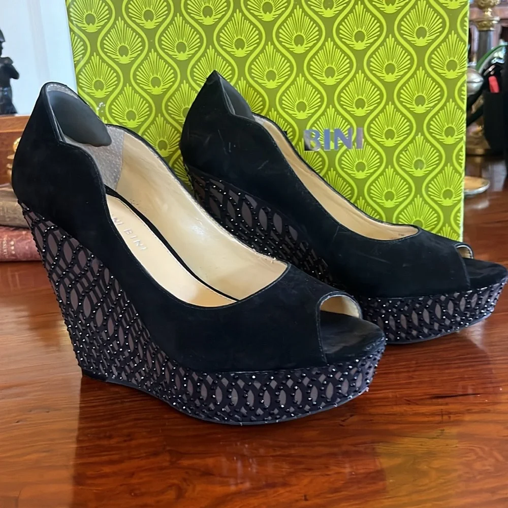 Gianni Bini Women's Black Courts - Picture 2 of 11